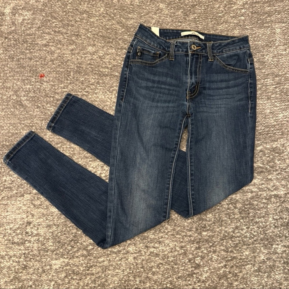 EUC KanCan medium wash high waist skinny Jeans size 3/25
